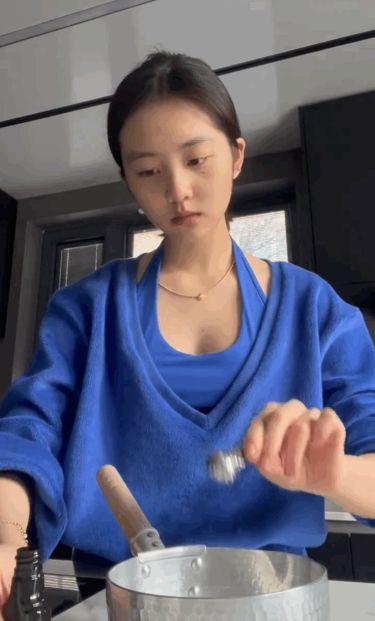 黄磊大女儿的爆料视频,温馨瞬间引网友热议  第3张